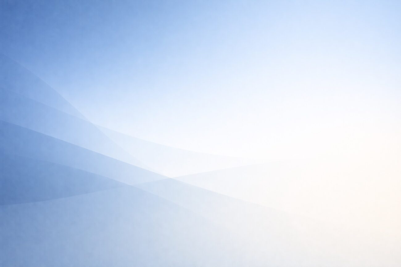 “Minimal gradient with shapes decreasing from left to right, symbolizing reduced mental clutter.”